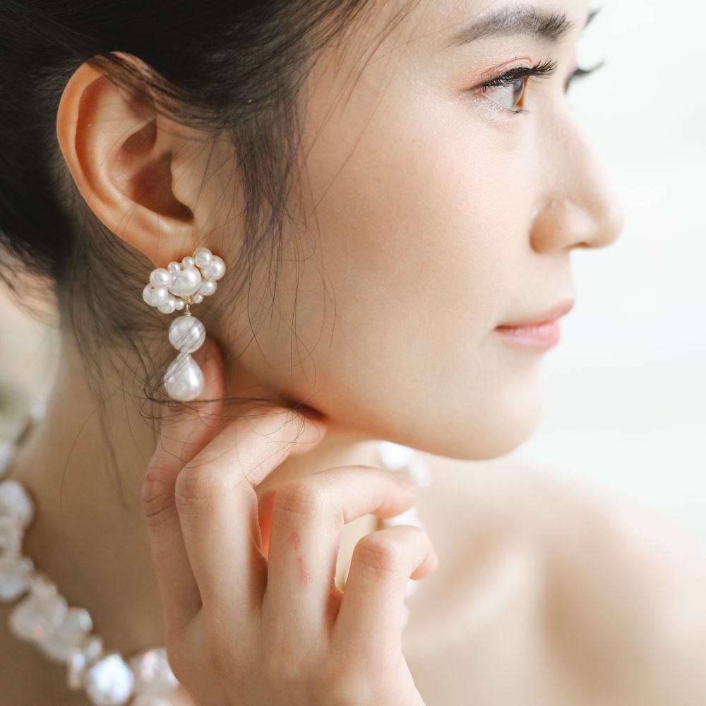 MAYA Pearl Earring Drops