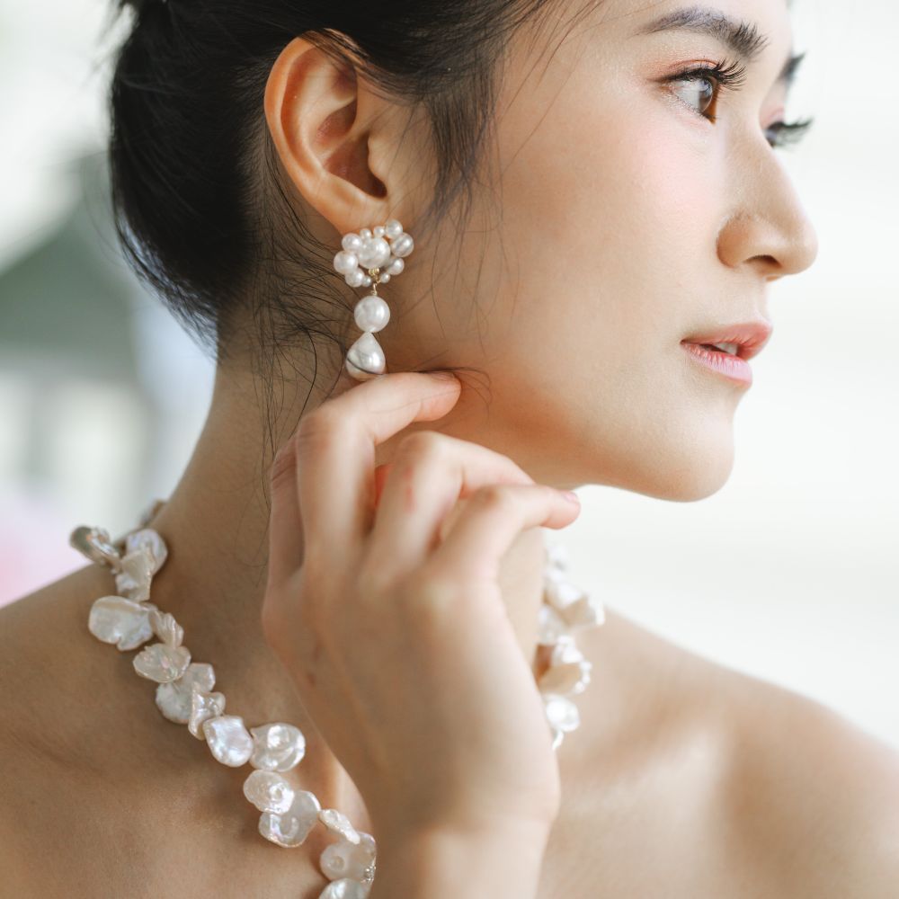 MAYA Pearl Earring Drops