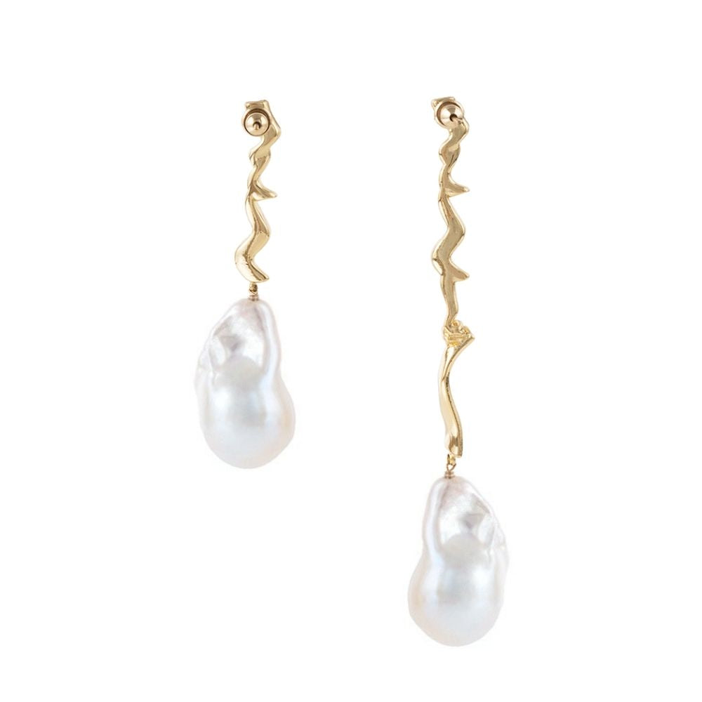 MINNA Mismatch Wavy Gold Baroque Pearl Dangle Earrings