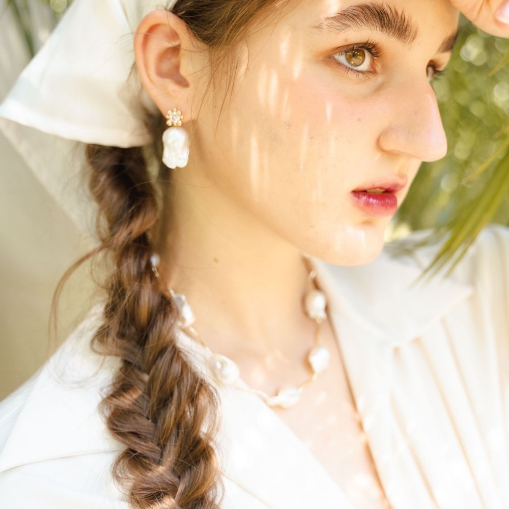 MINERVA Pearl Choker Necklace